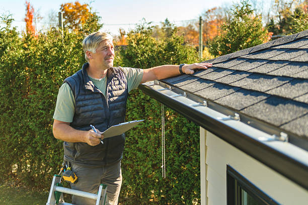 Professional Roofing technician working in Smyrna, SC